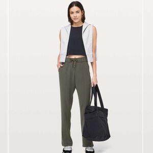 Lululemon On The Right Track Pant Size 12 Dark Olive